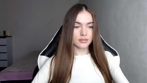 Snapshot of scratc_h chatting on 10/17/25, 01:03 scratc_h online show from 10/17/25, 01:03