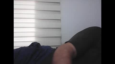 Snapshot of screw2 chatting on 02/15/25, 12:43 Evren online show from 02/15/25, 12:43