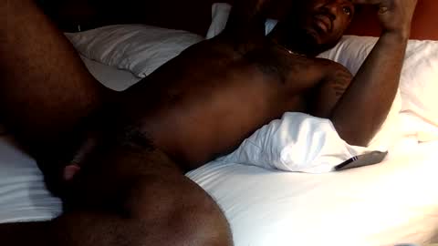 Snapshot of sdawg2xx chatting on 12/20/24, 09:11 sdawg2xx online show from 12/20/24, 09:11