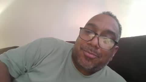 Snapshot of sdblkmale2131 chatting on 09/09/25, 10:20 sdblkmale2131 online show from 09/09/25, 10:20