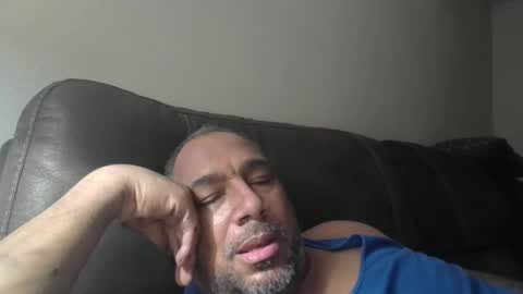 Snapshot of sdblkmale2131 chatting on 10/28/25, 03:43 sdblkmale2131 online show from 10/28/25, 03:43