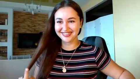 Elizabeth  online show from 07/22/26, 10:51