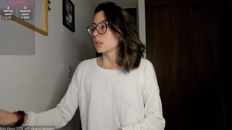 Snapshot of seahotseason chatting on 12/18/25, 12:17 Aria Independent model online show from 12/18/25, 12:17