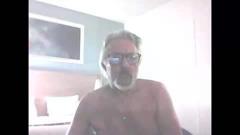 Snapshot of seantheflyer chatting on 09/08/25, 08:30 seantheflyer online show from 09/08/25, 08:30