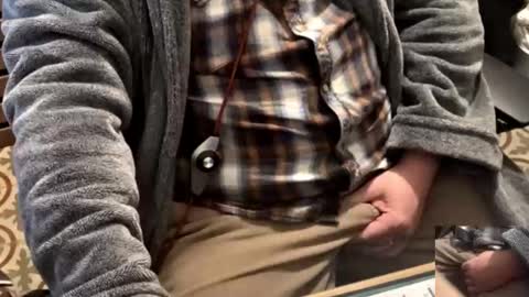 Snapshot of seathrough chatting on 02/01/26, 04:05 Falco J online show from 02/01/26, 04:05