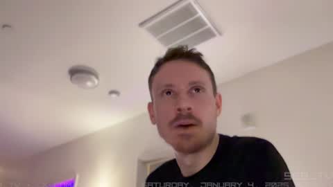 Snapshot of seb_tv chatting on 01/04/25, 06:41 Sebastian online show from 01/04/25, 06:41