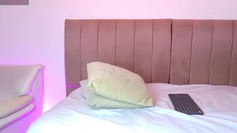 Snapshot of sebas_n_aly chatting on 09/11/25, 08:09 ely online show from 09/11/25, 08:09