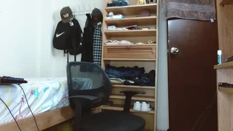 Sebas online show from 02/18/25, 06:15