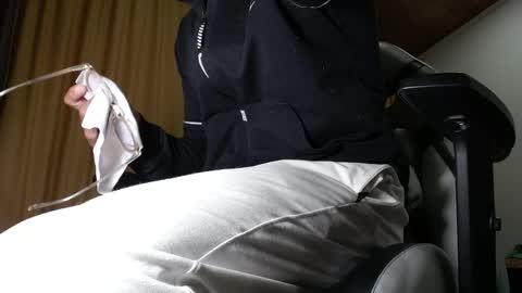 Sebastian online show from 04/26/26, 08:12