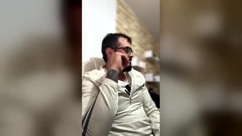 Snapshot of sebastian_ferreira chatting on 01/08/26, 05:15 sebastian_ferreira online show from 01/08/26, 05:15