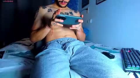 Snapshot of sebastian_foxter chatting on 07/26/26, 11:33 Sebastian online show from 07/26/26, 11:33