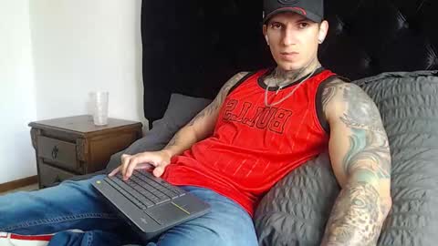 Sebastian online show from 01/06/26, 06:33