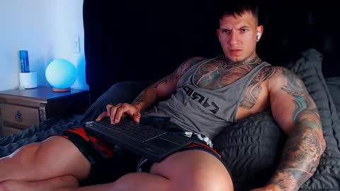 Snapshot of sebastian_muss chatting on 04/18/26, 06:56 Sebastian online show from 04/18/26, 06:56