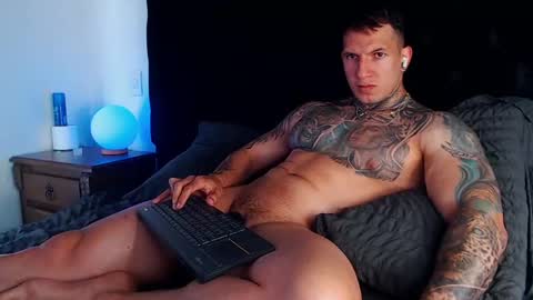 Snapshot of sebastian_muss chatting on 04/19/26, 02:38 Sebastian online show from 04/19/26, 02:38