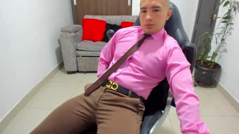 Snapshot of sebastian_oconnor77 chatting on 01/21/25, 12:07 juan sebastian online show from 01/21/25, 12:07