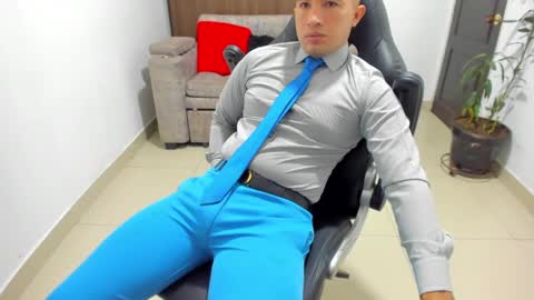 Snapshot of sebastian_oconnor77 chatting on 01/24/25, 12:10 juan sebastian online show from 01/24/25, 12:10