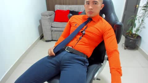 Snapshot of sebastian_oconnor77 chatting on 01/27/25, 03:18 juan sebastian online show from 01/27/25, 03:18