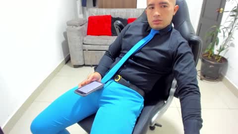 Snapshot of sebastian_oconnor77 chatting on 01/28/25, 12:11 juan sebastian online show from 01/28/25, 12:11