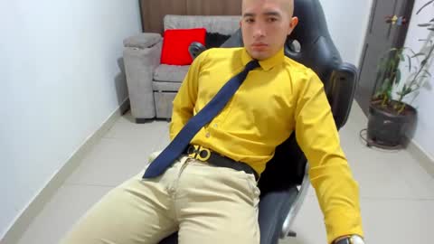 Snapshot of sebastian_oconnor77 chatting on 01/29/25, 12:13 juan sebastian online show from 01/29/25, 12:13