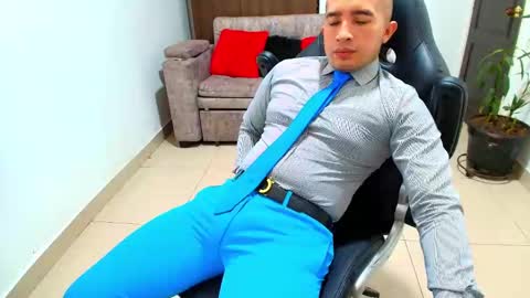 Snapshot of sebastian_oconnor77 chatting on 02/02/25, 06:31 juan sebastian online show from 02/02/25, 06:31