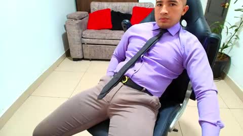 Snapshot of sebastian_oconnor77 chatting on 02/05/25, 06:26 juan sebastian online show from 02/05/25, 06:26