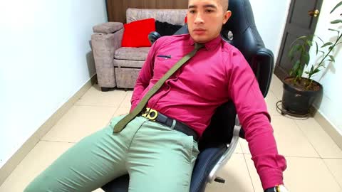 Snapshot of sebastian_oconnor77 chatting on 02/06/25, 03:09 juan sebastian online show from 02/06/25, 03:09