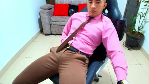 Snapshot of sebastian_oconnor77 chatting on 02/07/25, 12:17 juan sebastian online show from 02/07/25, 12:17