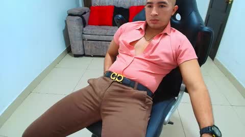 Snapshot of sebastian_oconnor77 chatting on 02/08/25, 05:18 juan sebastian online show from 02/08/25, 05:18