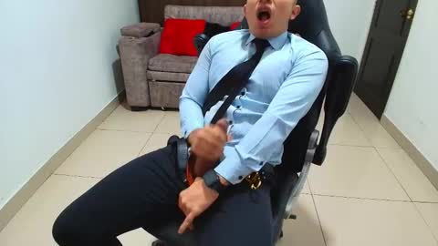 Snapshot of sebastian_oconnor77 chatting on 02/12/25, 01:37 juan sebastian online show from 02/12/25, 01:37