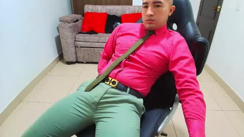 Snapshot of sebastian_oconnor77 chatting on 02/13/25, 12:21 juan sebastian online show from 02/13/25, 12:21