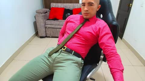 Snapshot of sebastian_oconnor77 chatting on 02/13/25, 06:27 juan sebastian online show from 02/13/25, 06:27