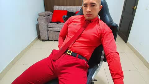 Snapshot of sebastian_oconnor77 chatting on 02/14/25, 12:14 juan sebastian online show from 02/14/25, 12:14