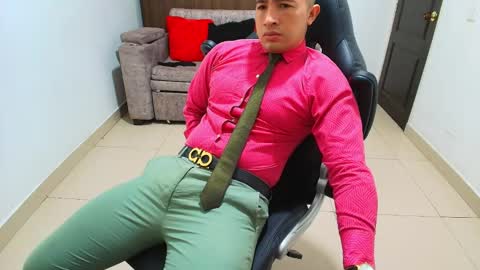 Snapshot of sebastian_oconnor77 chatting on 02/16/25, 12:32 juan sebastian online show from 02/16/25, 12:32