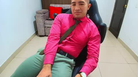 Snapshot of sebastian_oconnor77 chatting on 02/16/25, 06:43 juan sebastian online show from 02/16/25, 06:43