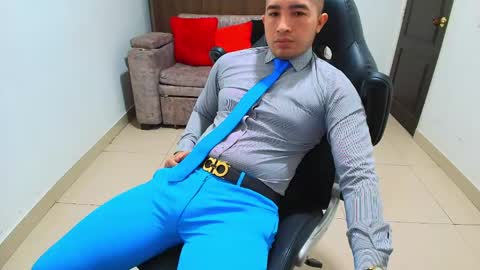 Snapshot of sebastian_oconnor77 chatting on 02/17/25, 01:10 juan sebastian online show from 02/17/25, 01:10