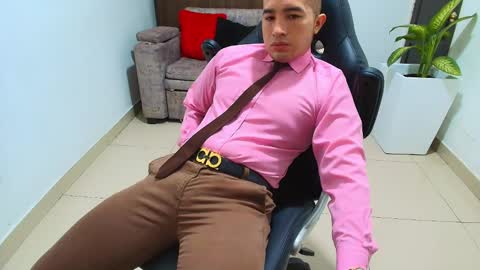 Snapshot of sebastian_oconnor77 chatting on 02/19/25, 12:55 juan sebastian online show from 02/19/25, 12:55