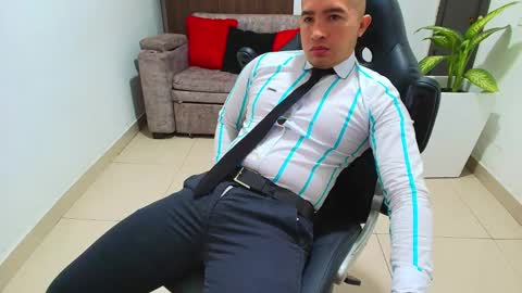 Snapshot of sebastian_oconnor77 chatting on 02/23/25, 12:48 juan sebastian online show from 02/23/25, 12:48