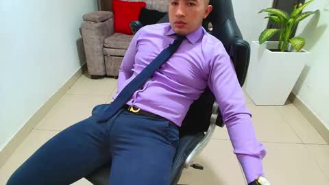 Snapshot of sebastian_oconnor77 chatting on 02/24/25, 07:41 juan sebastian online show from 02/24/25, 07:41