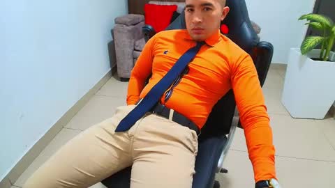 Snapshot of sebastian_oconnor77 chatting on 02/26/25, 06:32 juan sebastian online show from 02/26/25, 06:32