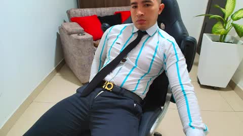 Snapshot of sebastian_oconnor77 chatting on 03/02/25, 07:23 juan sebastian online show from 03/02/25, 07:23