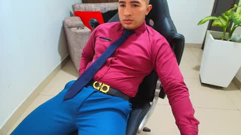 Snapshot of sebastian_oconnor77 chatting on 03/03/25, 06:44 juan sebastian online show from 03/03/25, 06:44