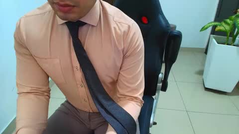 Snapshot of sebastian_oconnor77 chatting on 03/04/25, 06:18 juan sebastian online show from 03/04/25, 06:18