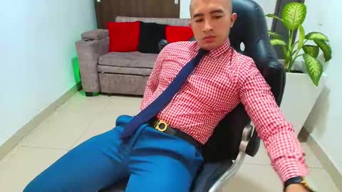 Snapshot of sebastian_oconnor77 chatting on 03/11/25, 06:30 juan sebastian online show from 03/11/25, 06:30