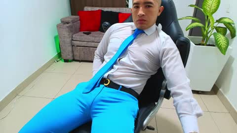 Snapshot of sebastian_oconnor77 chatting on 03/12/25, 12:04 juan sebastian online show from 03/12/25, 12:04