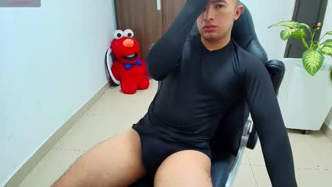 Snapshot of sebastian_oconnor77 chatting on 09/28/25, 12:43 juan sebastian online show from 09/28/25, 12:43