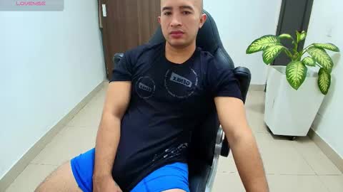 Snapshot of sebastian_oconnor77 chatting on 11/06/25, 01:56 juan sebastian online show from 11/06/25, 01:56