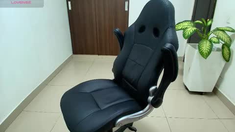 Snapshot of sebastian_oconnor77 chatting on 11/12/25, 04:07 juan sebastian online show from 11/12/25, 04:07