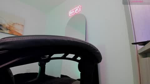 Snapshot of sebastianortizm chatting on 01/22/25, 02:59 Lucian Sinclair online show from 01/22/25, 02:59