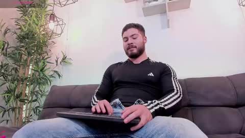 Instagram jeanpaulfit  online show from 03/05/25, 10:43