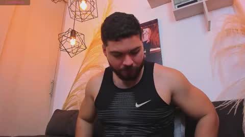 Instagram jeanpaulfit  online show from 03/03/26, 11:21